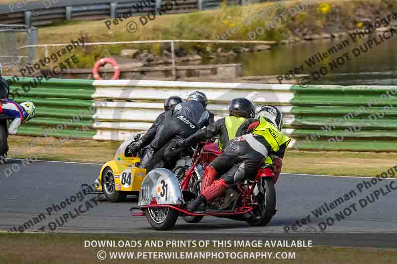 Vintage motorcycle club;eventdigitalimages;mallory park;mallory park trackday photographs;no limits trackdays;peter wileman photography;trackday digital images;trackday photos;vmcc festival 1000 bikes photographs